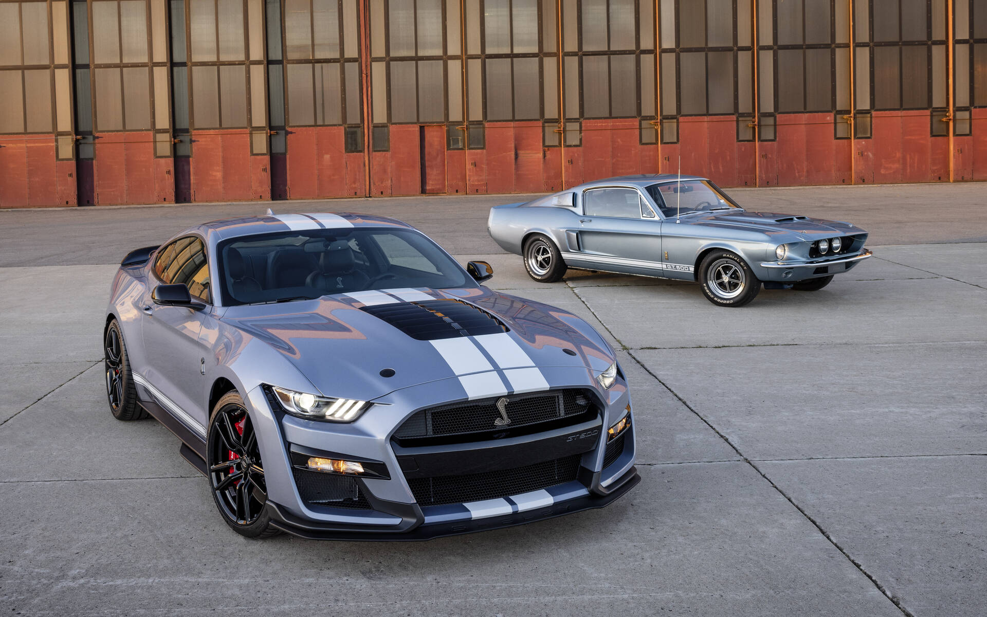 https://www.performance-motors.fr/wp-content/uploads/2022/01/495413-ford-mustang-shelby-gt500-une-edition-heritage-pour-les-55-ans.jpg